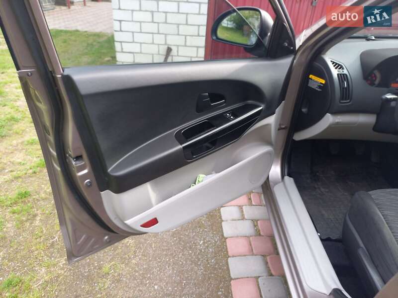 Хэтчбек Kia Ceed 2008 в Житомире