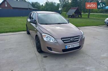 Хэтчбек Kia Ceed 2008 в Житомире