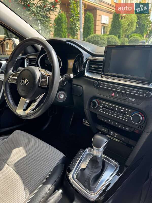 Хэтчбек Kia Ceed 2019 в Вишневом