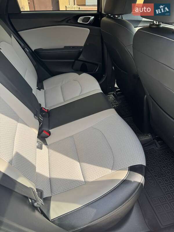Хэтчбек Kia Ceed 2019 в Вишневом