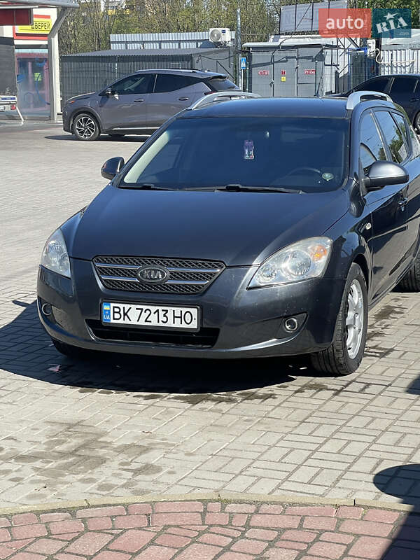Универсал Kia Ceed 2009 в Ровно