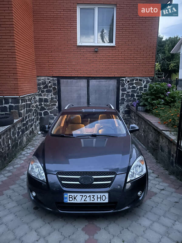 Универсал Kia Ceed 2009 в Ровно