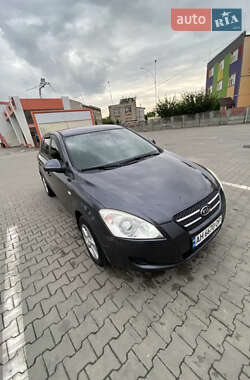 Хэтчбек Kia Ceed 2008 в Черновцах