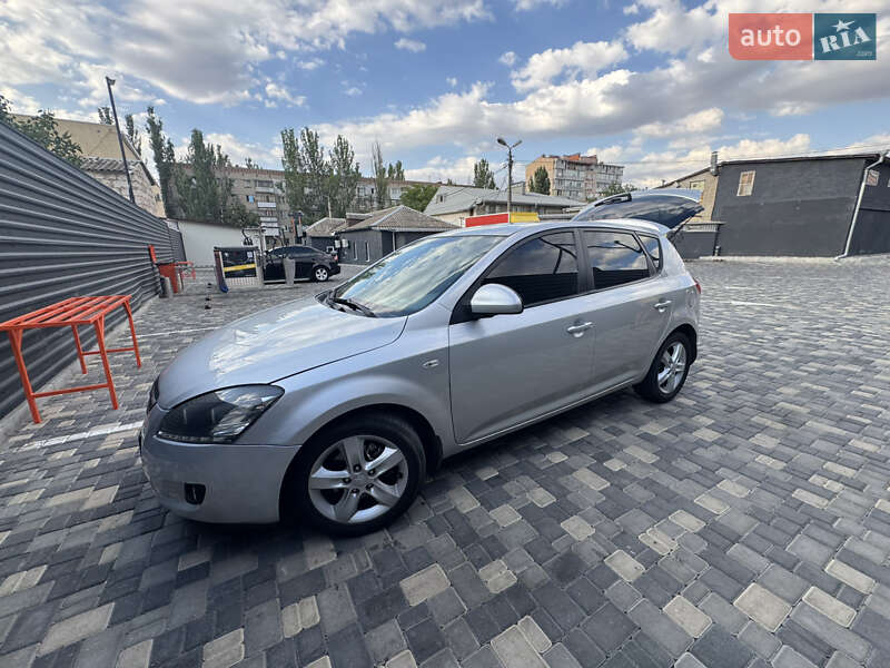 Хетчбек Kia Ceed 2007 в Миколаєві