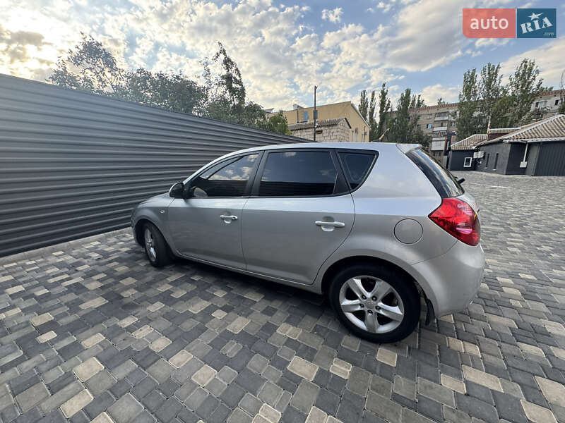 Хетчбек Kia Ceed 2007 в Миколаєві