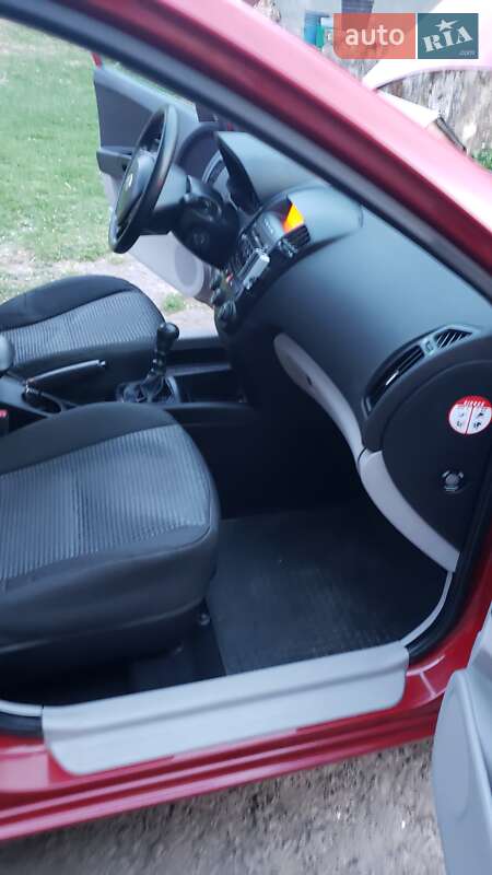 Универсал Kia Ceed 2008 в Шумске