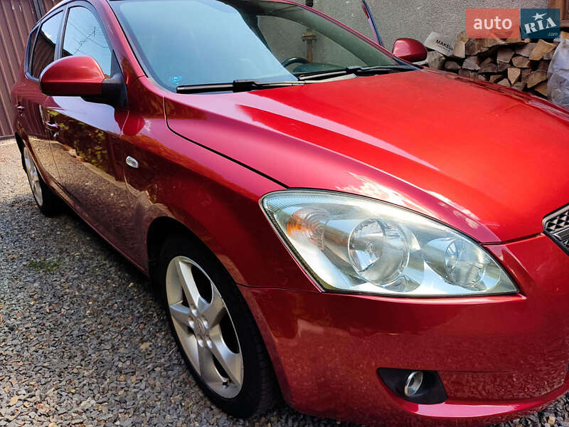 Хэтчбек Kia Ceed 2008 в Мукачево