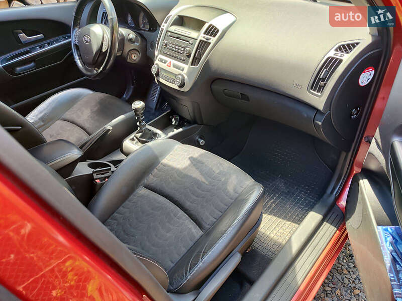 Хэтчбек Kia Ceed 2008 в Мукачево