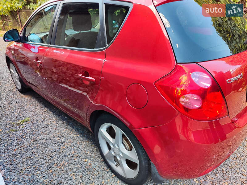 Хэтчбек Kia Ceed 2008 в Мукачево
