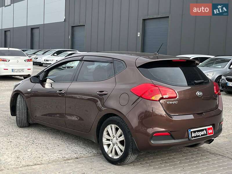 Хэтчбек Kia Ceed 2013 в Львове