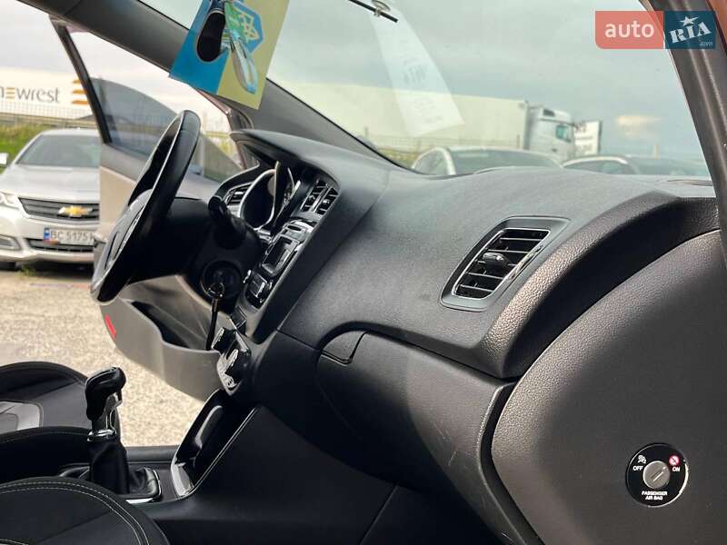 Хэтчбек Kia Ceed 2013 в Львове