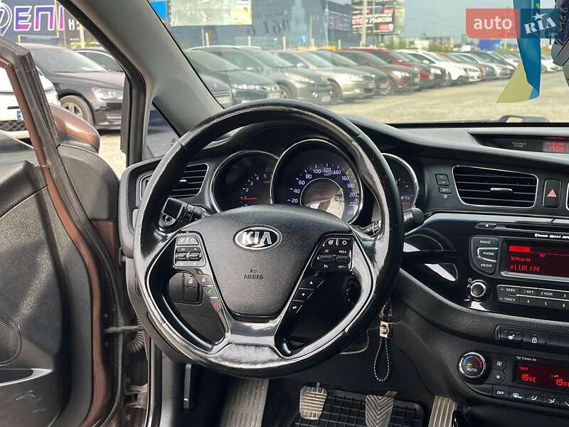 Хэтчбек Kia Ceed 2013 в Львове