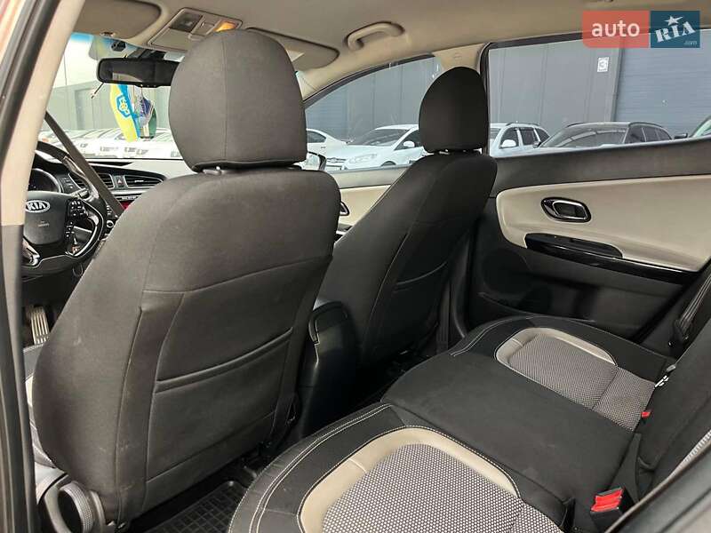 Хэтчбек Kia Ceed 2013 в Львове