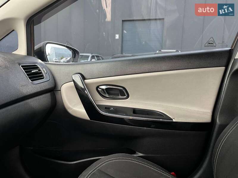 Хэтчбек Kia Ceed 2013 в Львове