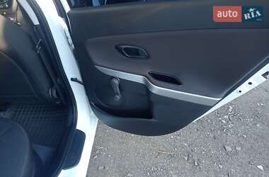 Хэтчбек Kia Ceed 2013 в 