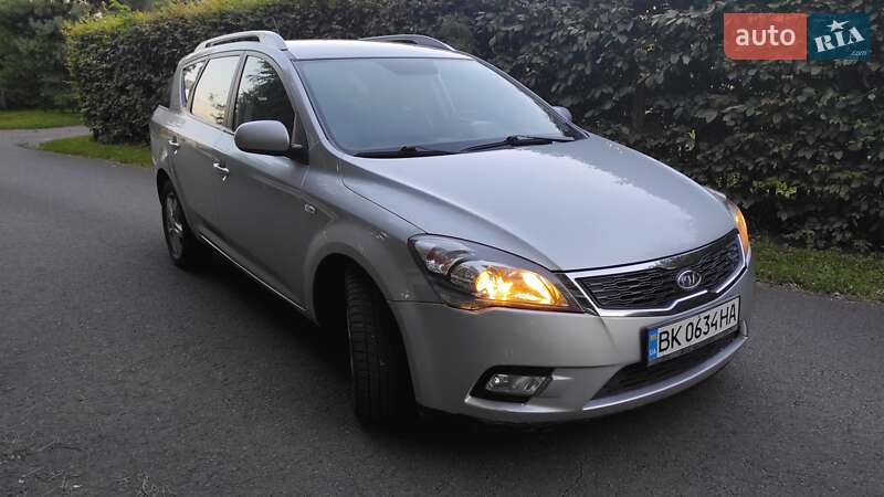 Универсал Kia Ceed 2012 в Ровно