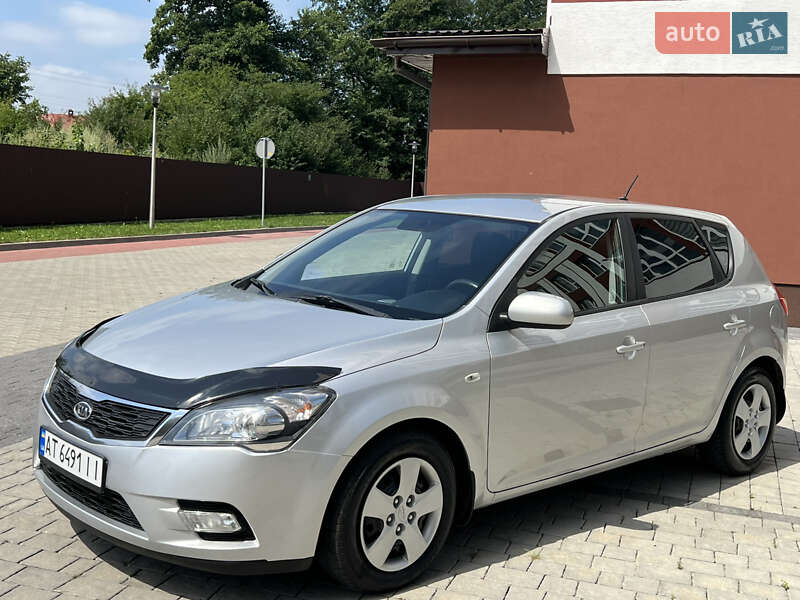 Хэтчбек Kia Ceed 2010 в Ивано-Франковске