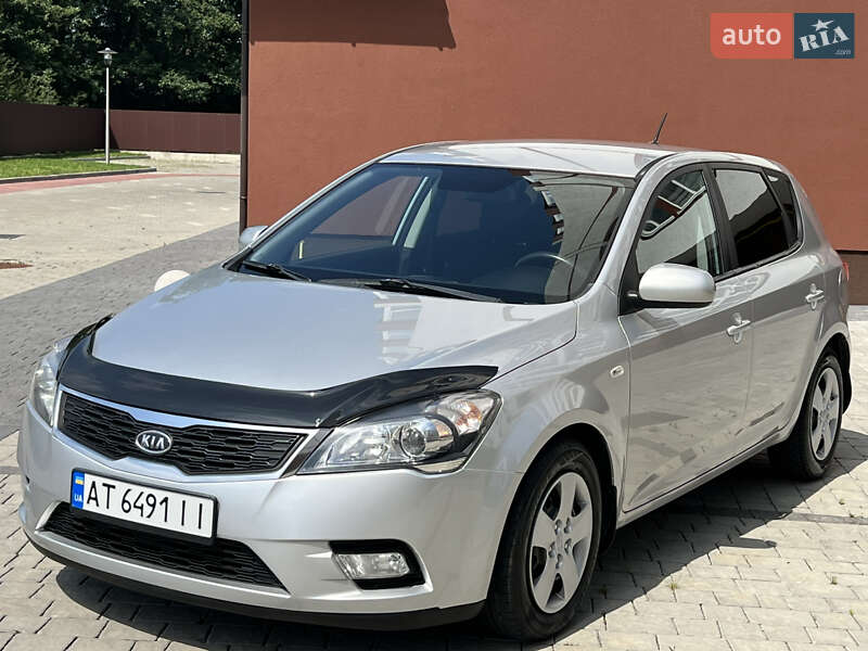 Хэтчбек Kia Ceed 2010 в Ивано-Франковске