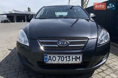 Хэтчбек Kia Ceed 2008 в 