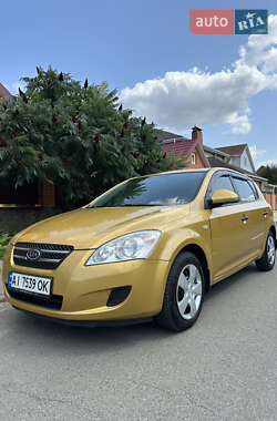 Хэтчбек Kia Ceed 2008 в Киеве