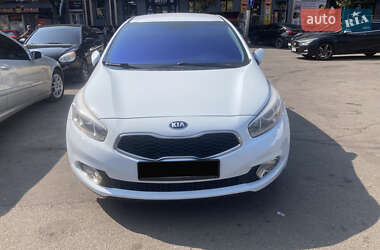 Хэтчбек Kia Ceed 2013 в Каменском