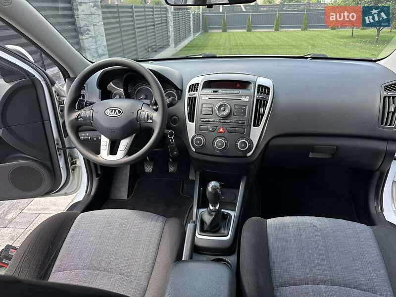 Универсал Kia Ceed 2011 в Луцке