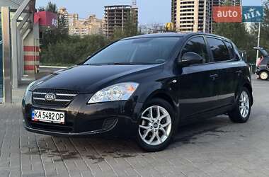 Хэтчбек Kia Ceed 2009 в Киеве