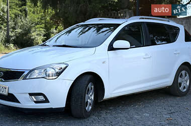 Універсал Kia Ceed 2011 в Сваляві
