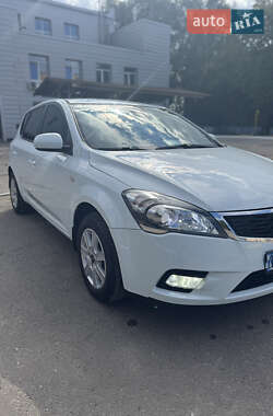 Хэтчбек Kia Ceed 2010 в Харькове
