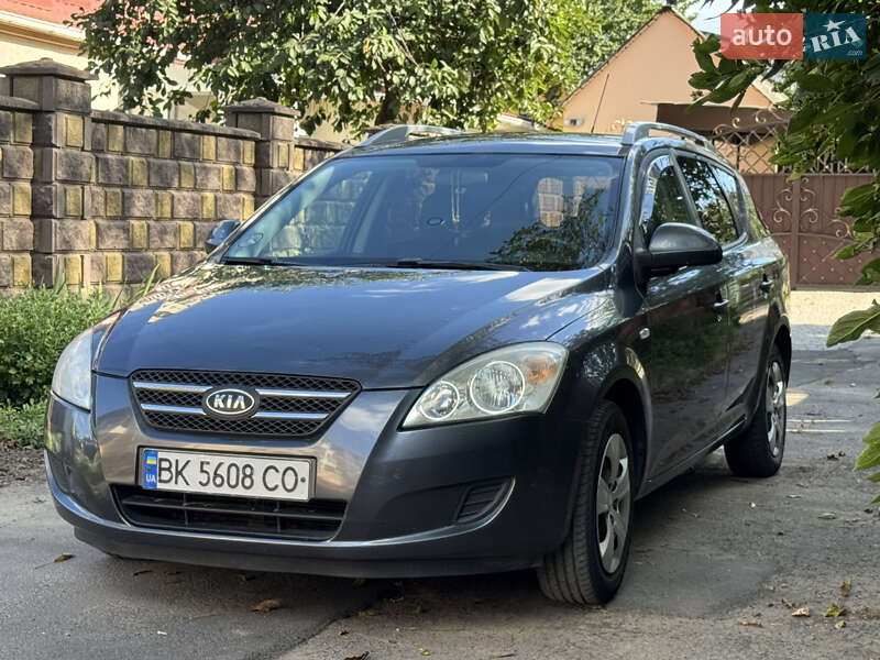 Универсал Kia Ceed 2009 в Ровно