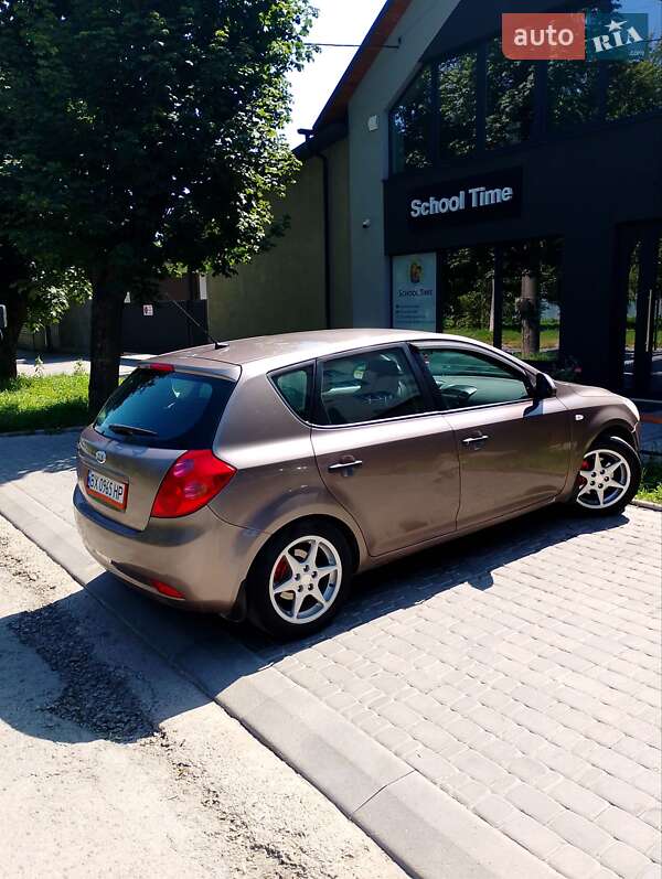 Хэтчбек Kia Ceed 2007 в Каменец-Подольском