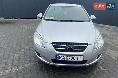Хэтчбек Kia Ceed 2007 в 