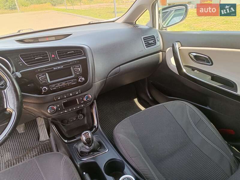 Универсал Kia Ceed 2012 в Здолбунове