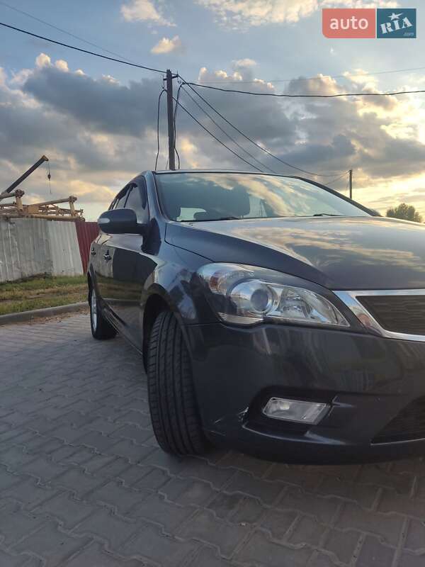 Хэтчбек Kia Ceed 2011 в Полтаве