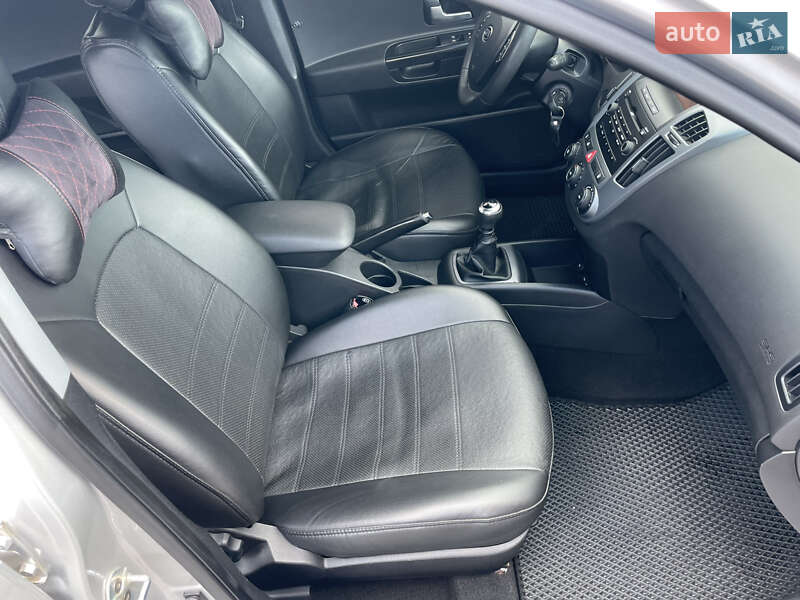 Хэтчбек Kia Ceed 2007 в Полтаве