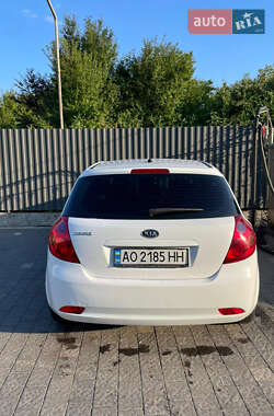 Хэтчбек Kia Ceed 2008 в 