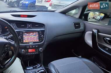 Хетчбек Kia Ceed 2012 в Дніпрі