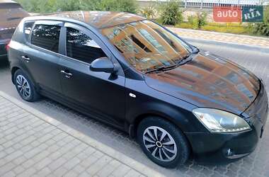 Хэтчбек Kia Ceed 2008 в Одессе
