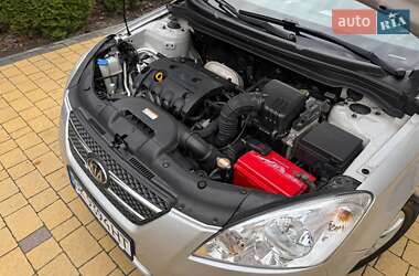 Хэтчбек Kia Ceed 2007 в 