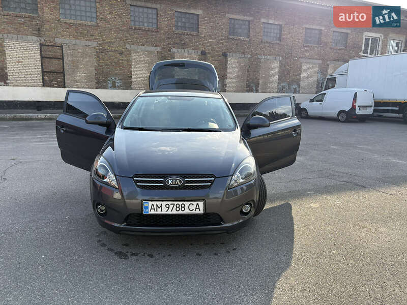 Хэтчбек Kia Ceed 2008 в 