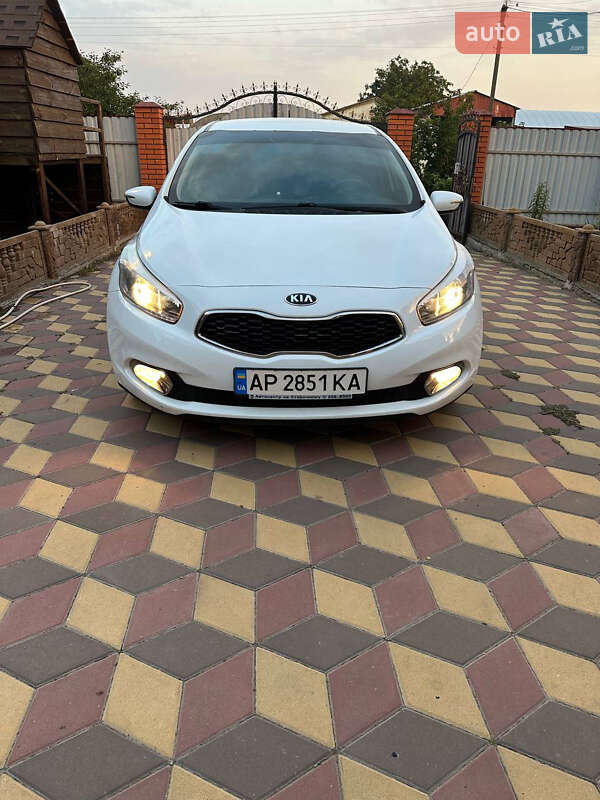 Хэтчбек Kia Ceed 2015 в Запорожье фото 3 Хэтчбек Kia Ceed 2015 в Запорожье