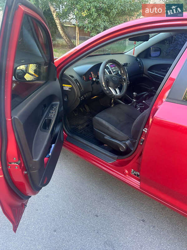 Хетчбек Kia Ceed 2009 в Києві