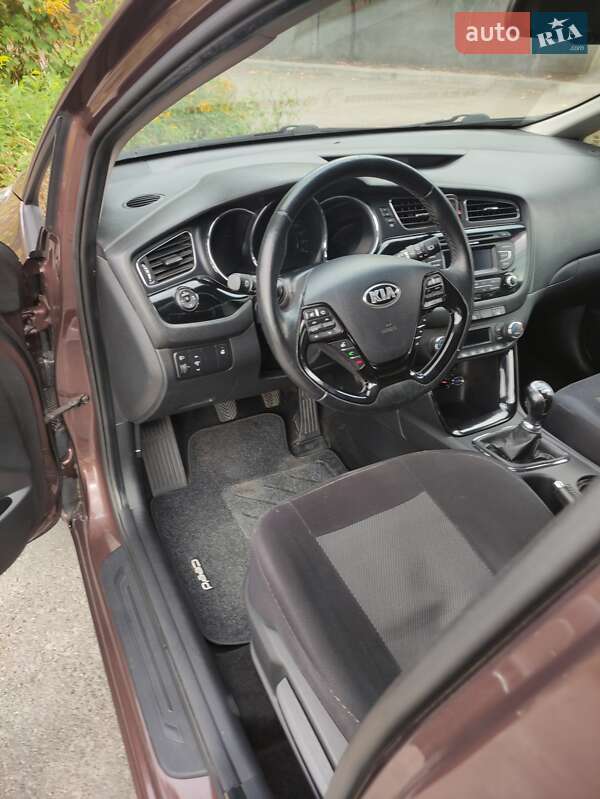 Хэтчбек Kia Ceed 2013 в Киеве
