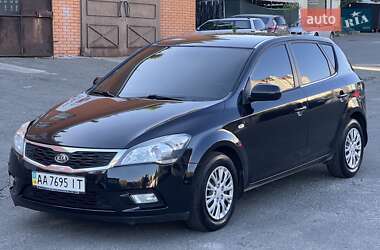 Хэтчбек Kia Ceed 2009 в Киеве