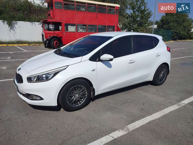 Хэтчбек Kia Ceed 2012 в Ужгороде фото 4 Хэтчбек Kia Ceed 2012 в Ужгороде