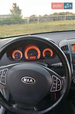 Хэтчбек Kia Ceed 2007 в 