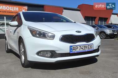 Хэтчбек Kia Ceed 2015 в 