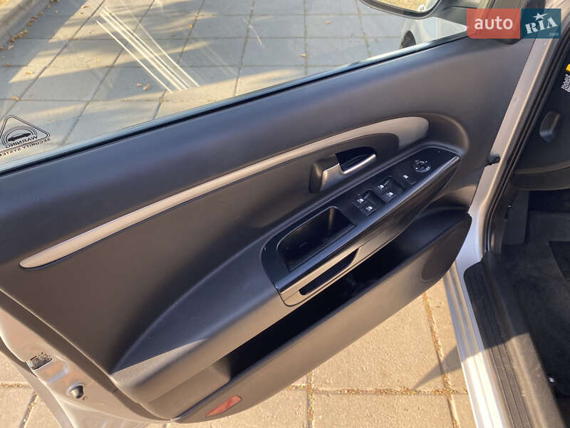 Хэтчбек Kia Ceed 2011 в Луцке