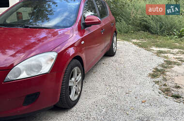 Хэтчбек Kia Ceed 2008 в 