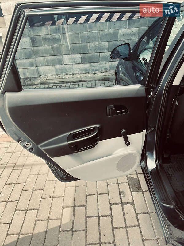 Хэтчбек Kia Ceed 2009 в Львове